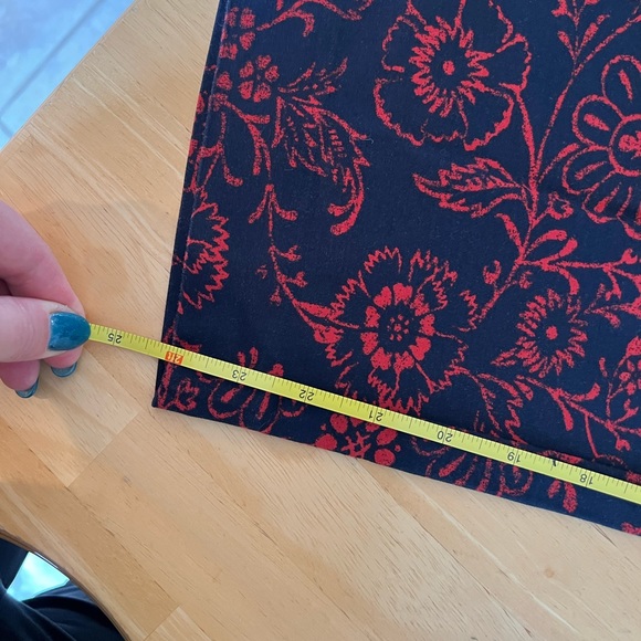 Red and Navy floral print Loft ankle pants - Picture 3 of 4